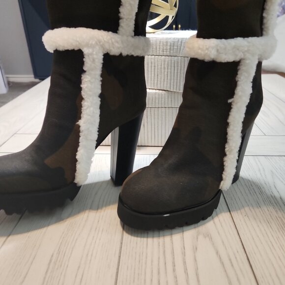 ✨ JenniferLe VAUGHAN II Camo Heel Boots – Size 10 ✨ - Picture 5 of 10